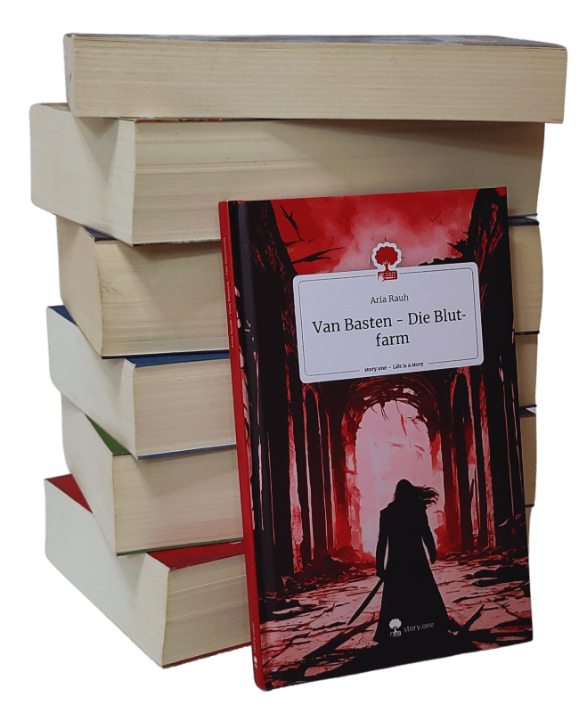 Bücherstapel mit angelehntem Buch
